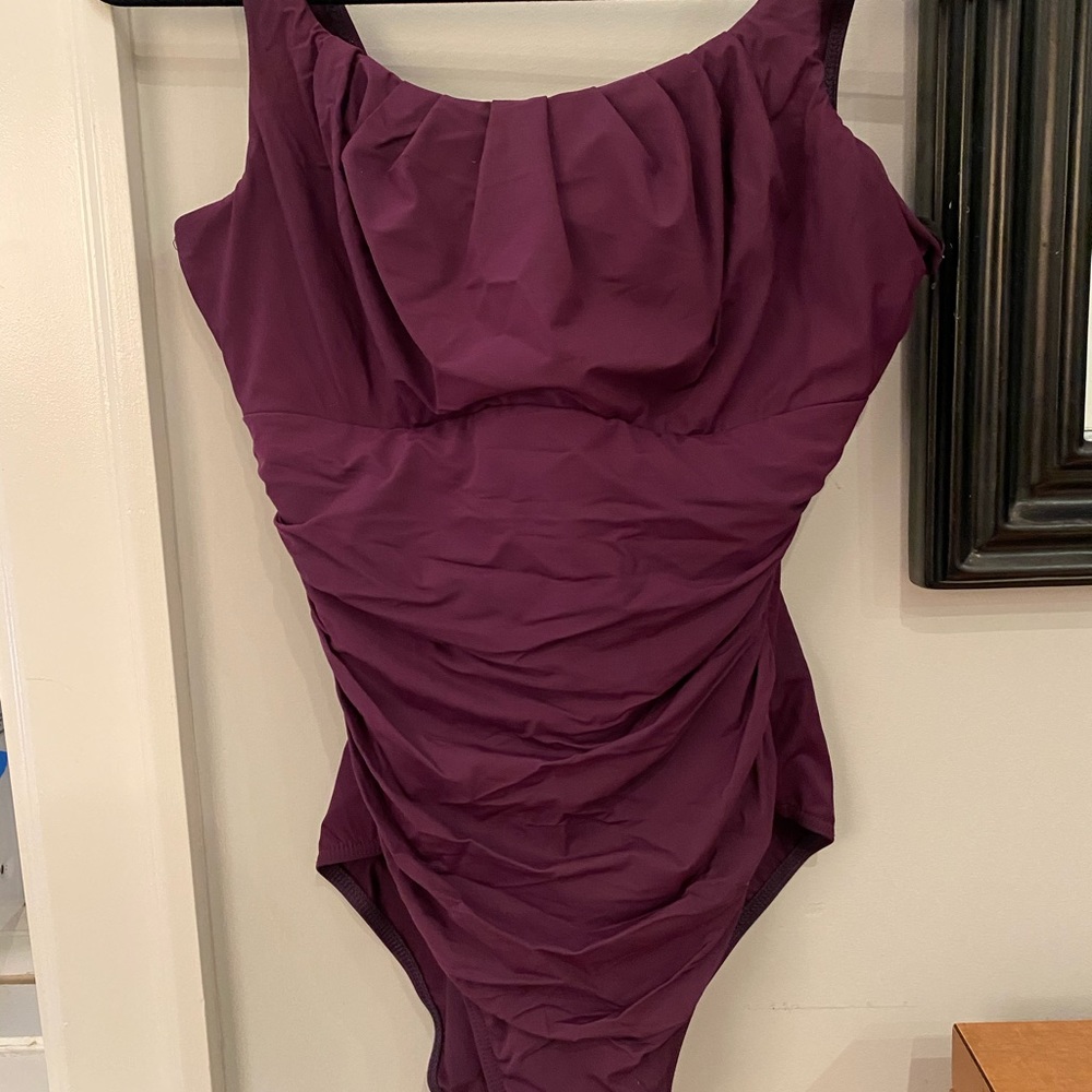 Land’s End 12ddd underwire one-piece swimsuit